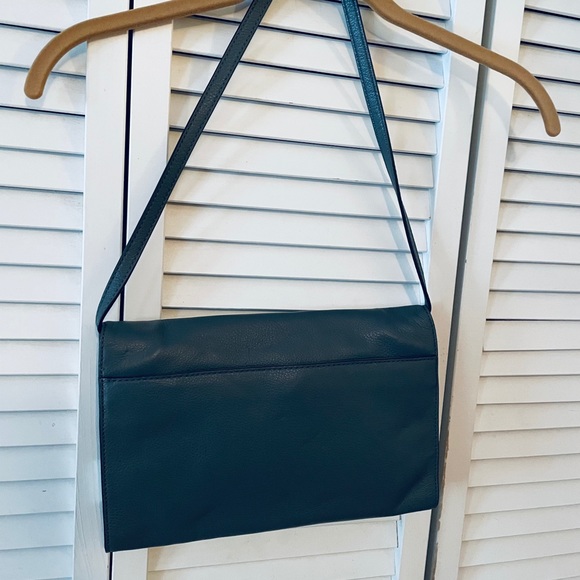 NWT Michael Kors Leather Envelope Handbag - Picture 2 of 8